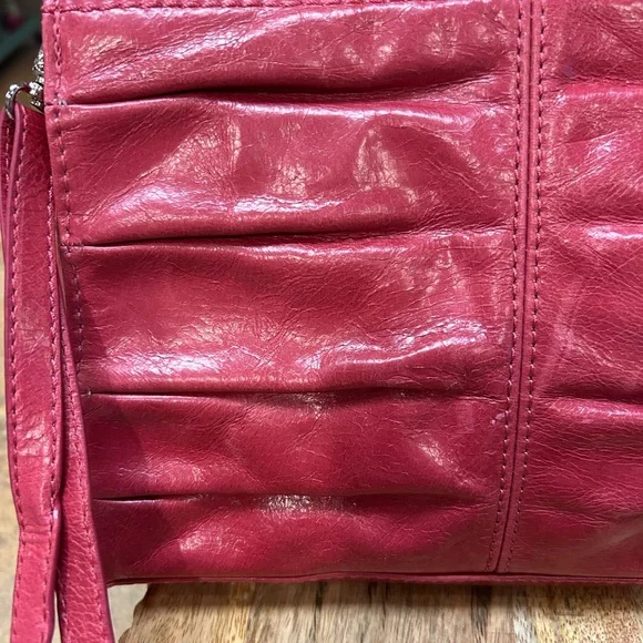The Sak Limited Edition Pink Leather Crossbody Bag - Picture 8 of 16